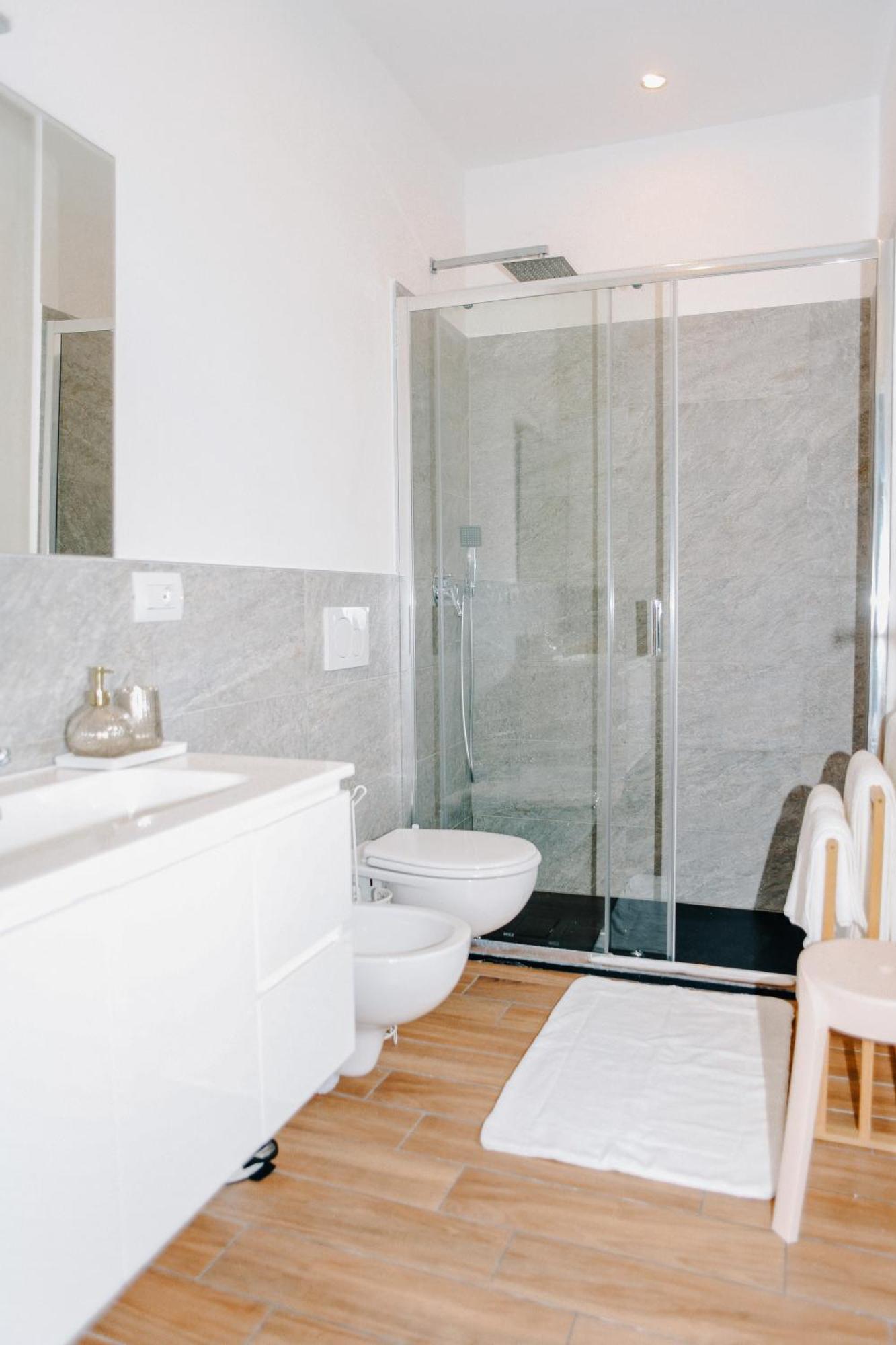 Lora Rose Suite ,Free Parking, Self Check In,2 โกโม ภายนอก รูปภาพ