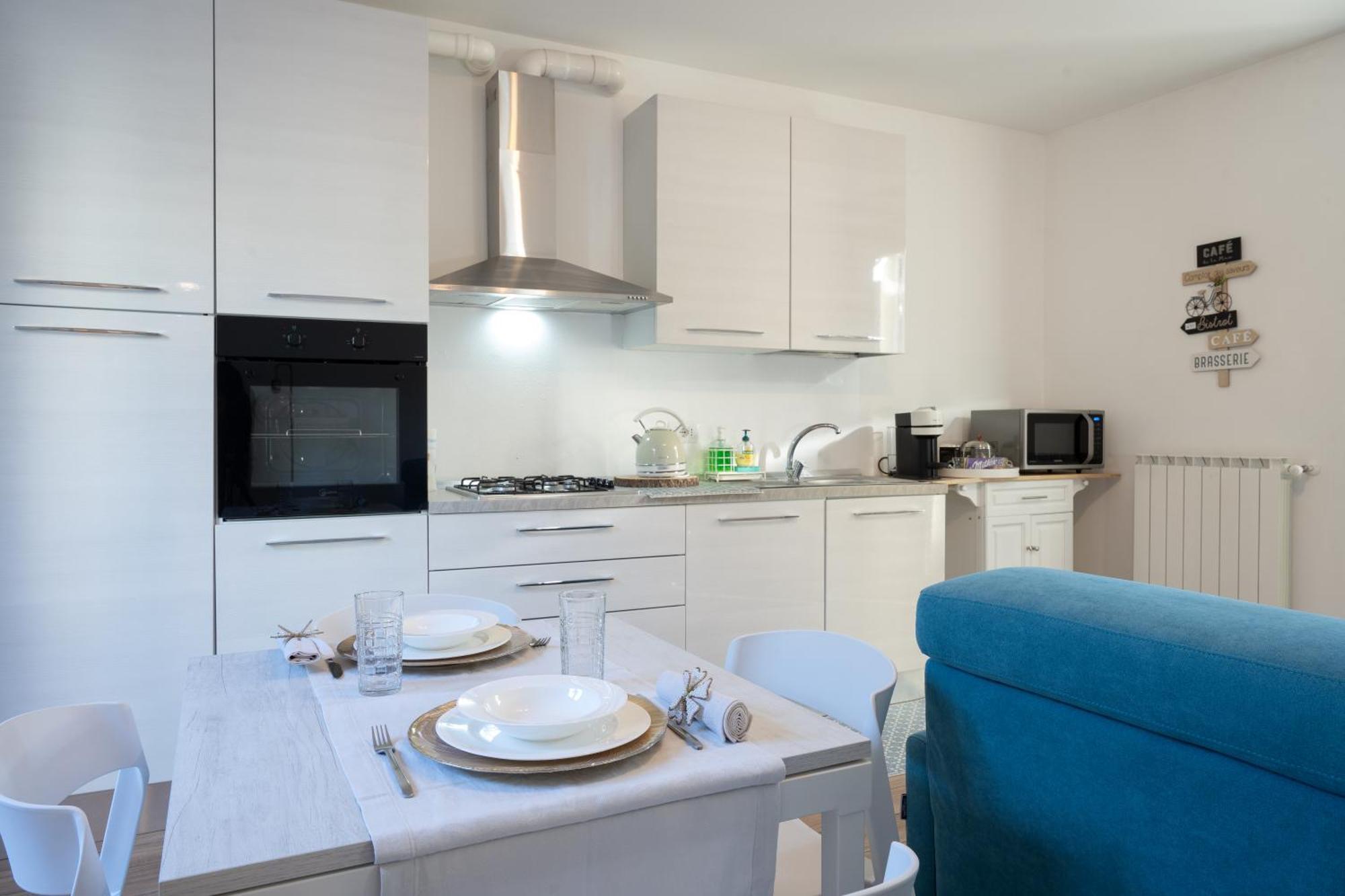 Lora Rose Suite ,Free Parking, Self Check In,2 โกโม ภายนอก รูปภาพ